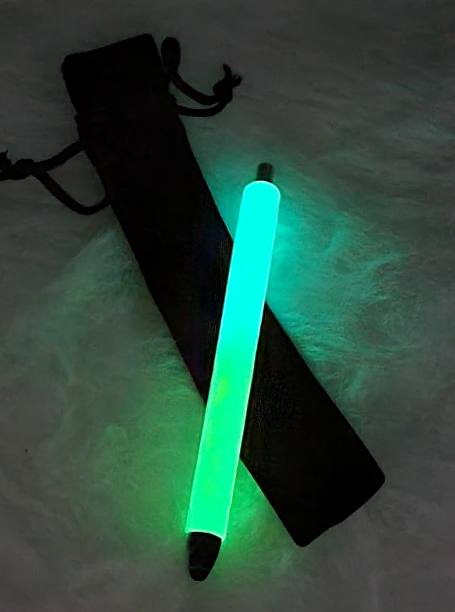 Glow in the Dark Refillable Glitter Pen