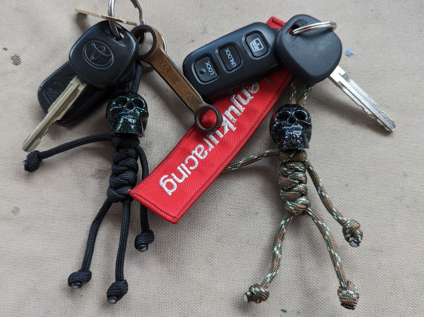 Para Buddy Skull Keychain